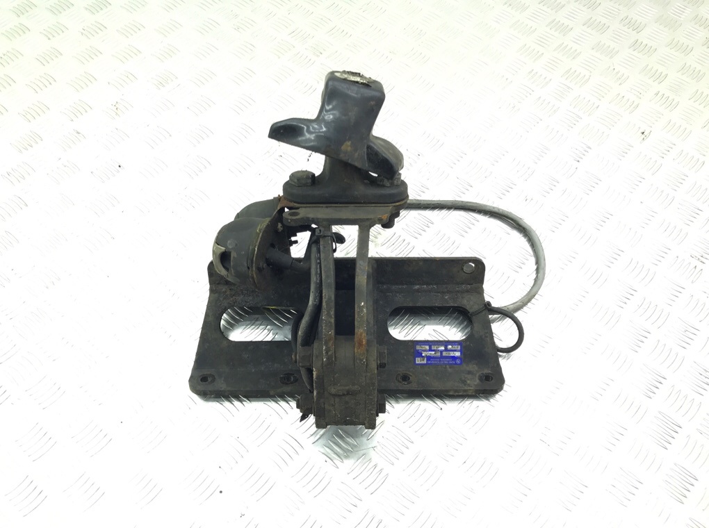 Прицепное устройство (фаркоп) бу для Volvo V50  2.0 TD,  2009 г.