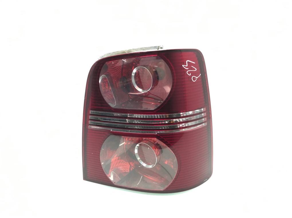 Фонарь задний правый бу для Volkswagen Touran 1.9 TDi, 2010 г.