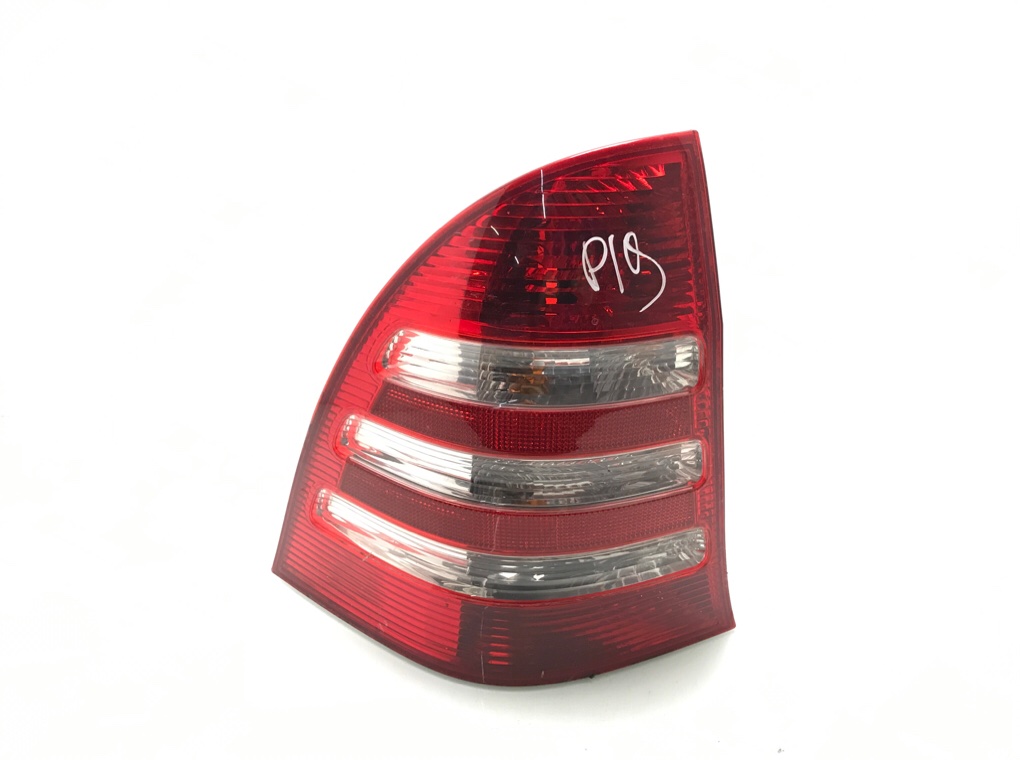 Фонарь задний левый бу для Mercedes C W203 1.8 i, 2005 г.