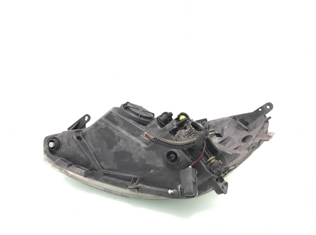 Фара правая бу для Opel Corsa D 1.4 i,  2008 г.