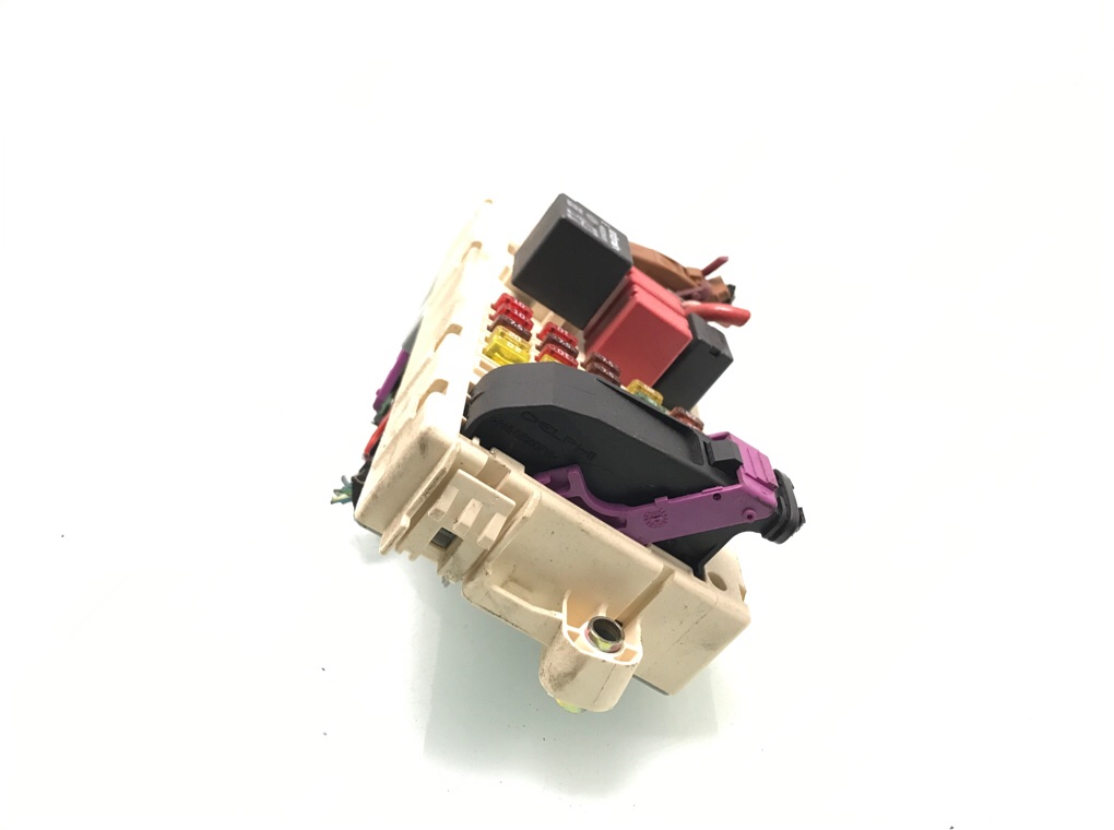 Блок предохранителей бу для Fiat Punto 2 1.2 i, 2003 г. Блок предохранителей бу для Fiat Punto 2 1.2 i, 2003 г.