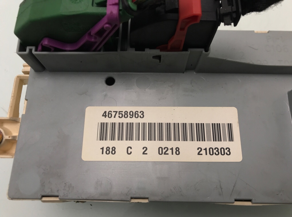 Блок предохранителей бу для Fiat Punto 2 1.2 i, 2003 г. Блок предохранителей бу для Fiat Punto 2 1.2 i, 2003 г.