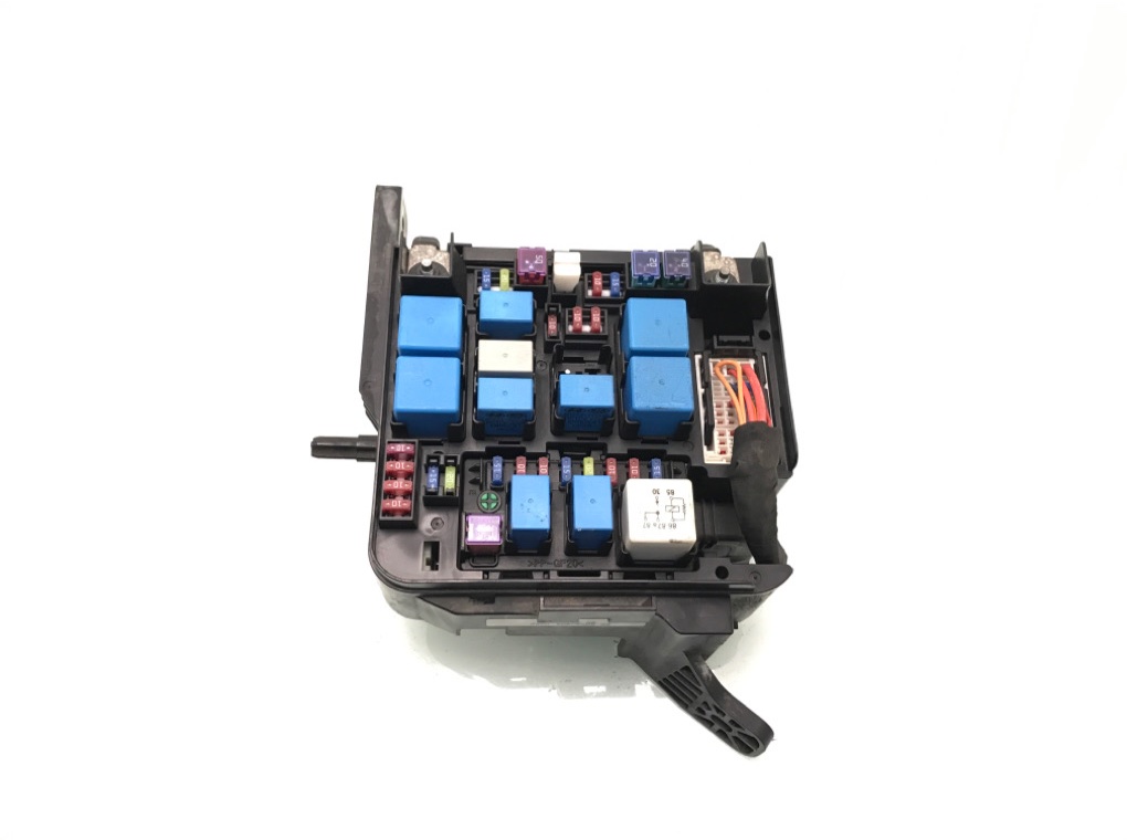 Блок предохранителей бу для Kia Ceed 1 1.4 i, 2009 г.