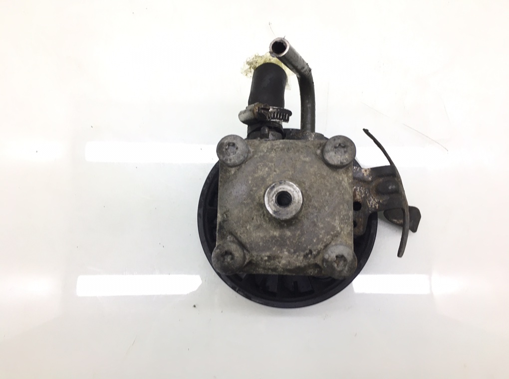 Насос гидроусилителя руля бу для Volvo XC90  2.4 D5,  2004 г.