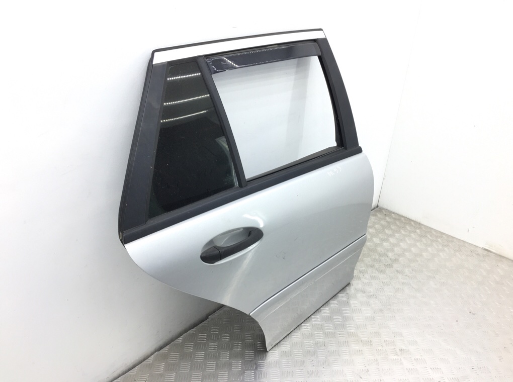 Дверь задняя правая бу для Mercedes C W203 2.2 CDi, 2004 г. Дверь задняя правая бу для Mercedes C W203 2.2 CDi, 2004 г.