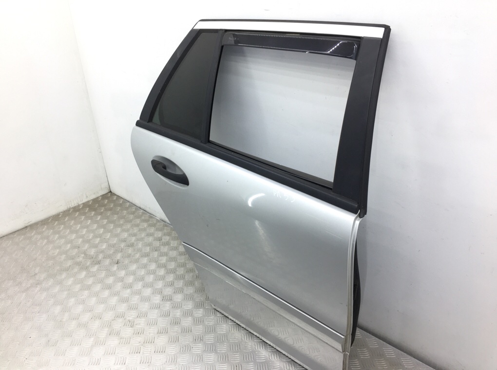 Дверь задняя правая бу для Mercedes C W203 2.2 CDi, 2004 г. Дверь задняя правая бу для Mercedes C W203 2.2 CDi, 2004 г.