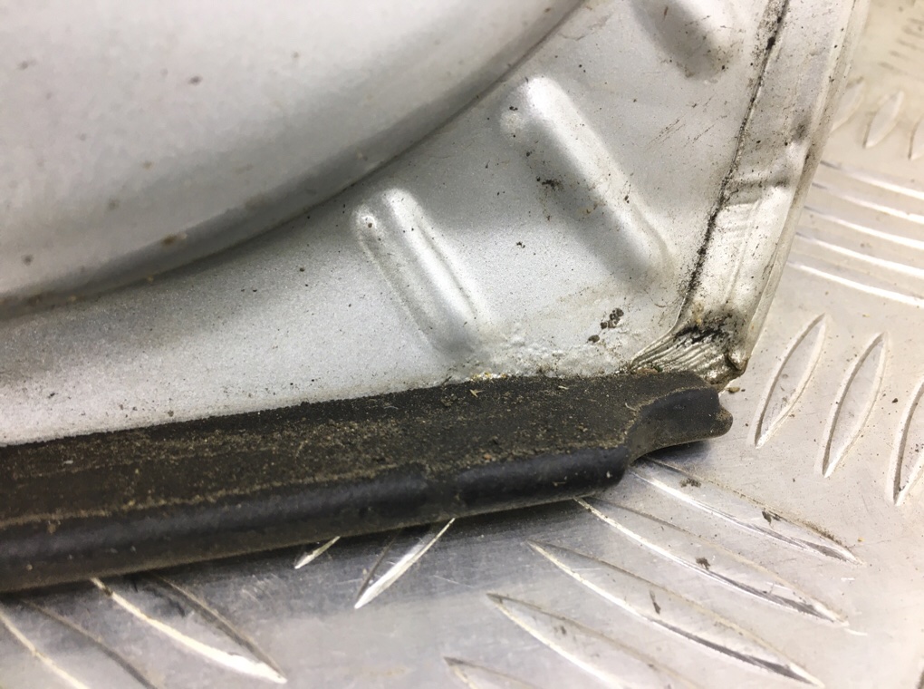 Дверь задняя правая бу для Mercedes C W203 2.2 CDi, 2004 г. Дверь задняя правая бу для Mercedes C W203 2.2 CDi, 2004 г.