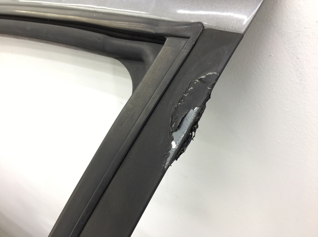 Дверь передняя левая бу для Nissan Almera N16 1.5 i,  2005 г.