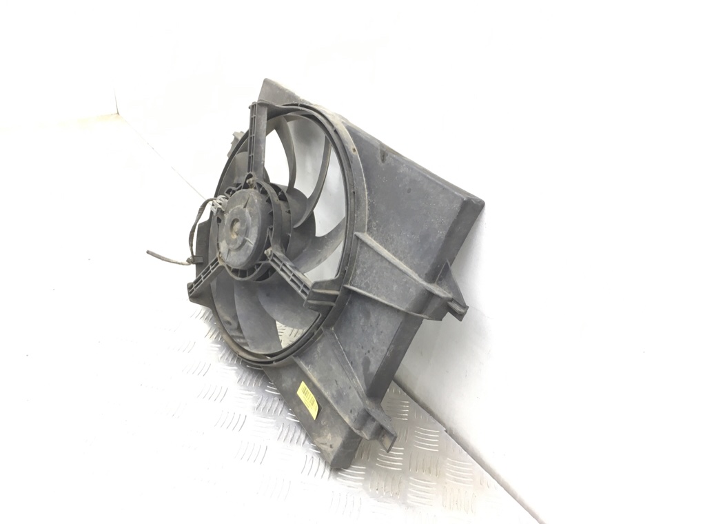 Вентилятор радиатора бу для Ford Fiesta 5 1.4 i,  2004 г.