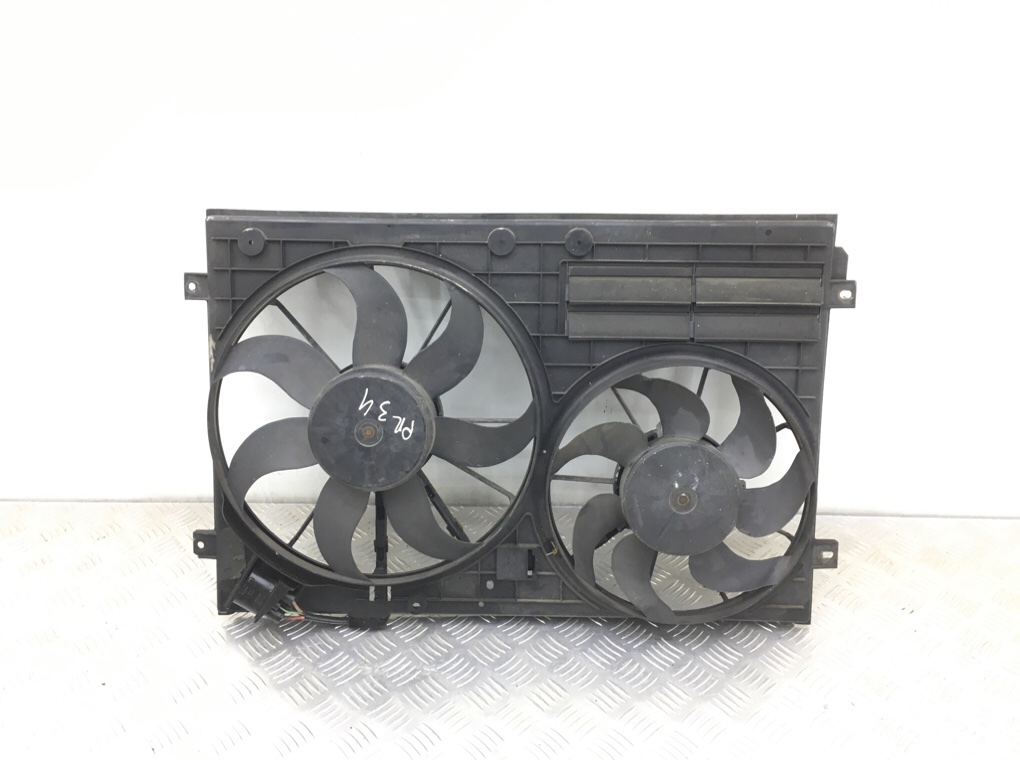 Вентилятор радиатора бу для Volkswagen Golf 5 2.0 TDi, 2006 г.