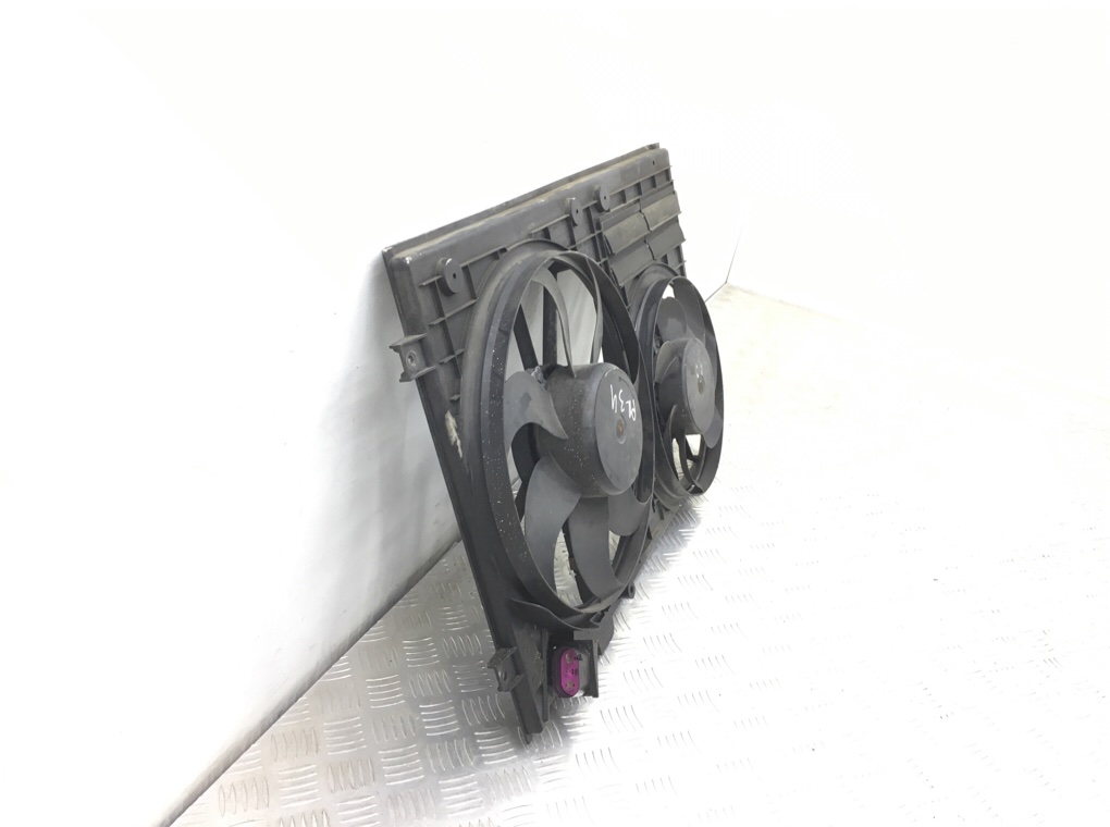 Вентилятор радиатора бу для Volkswagen Golf 5 2.0 TDi, 2006 г. Вентилятор радиатора бу для Volkswagen Golf 5 2.0 TDi, 2006 г.