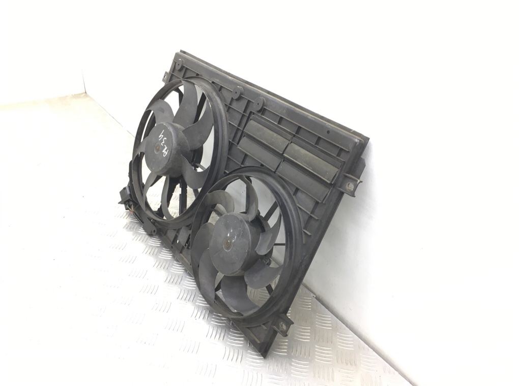 Вентилятор радиатора бу для Volkswagen Golf 5 2.0 TDi, 2006 г. Вентилятор радиатора бу для Volkswagen Golf 5 2.0 TDi, 2006 г.