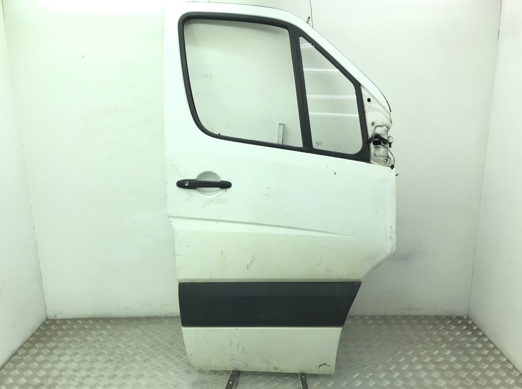 Дверь передняя правая бу для Mercedes Sprinter 2.2 CDi, 2011 г.