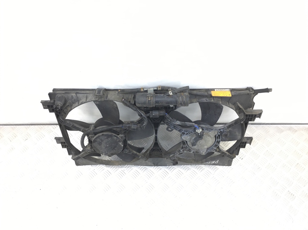 Вентилятор радиатора бу для Peugeot 4007  2.2 HDi,  2010 г.