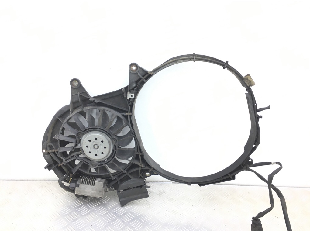 Вентилятор радиатора бу для Audi A4 B6 1.9 TDi,  2003 г.