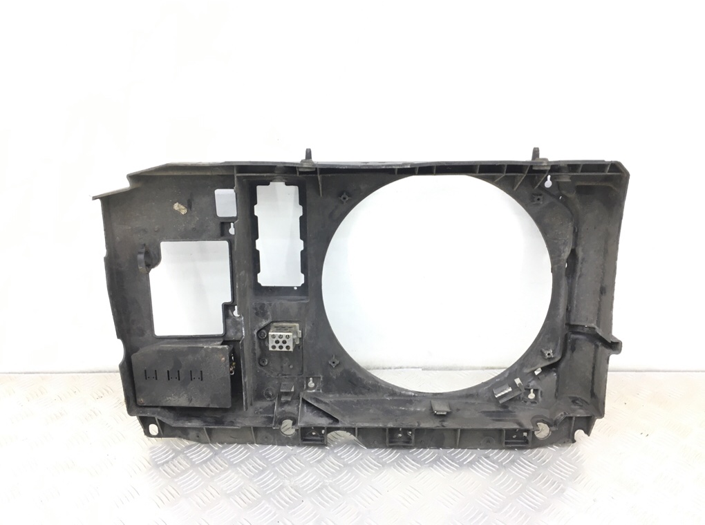 Панель передняя (телевизор) бу для Peugeot Partner 1 1.4 i,  2008 г.