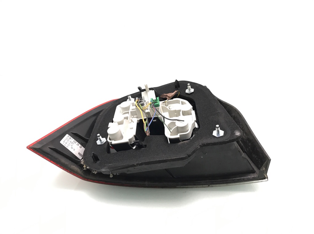 Фонарь задний правый бу для Volvo S40  1.6 i,  2009 г.