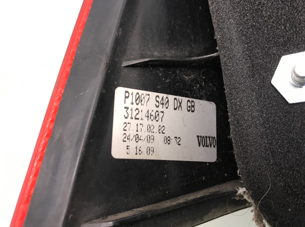 Фонарь задний правый бу для Volvo S40  1.6 i,  2009 г.