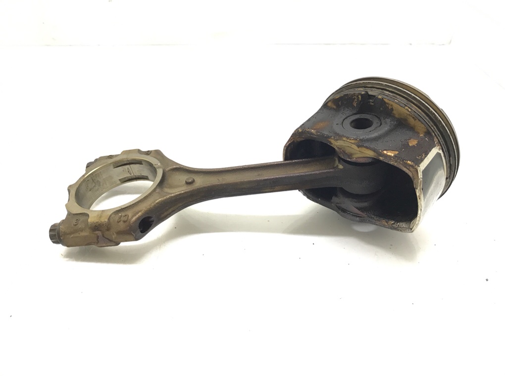 Поршень бу для Kia Ceed 2 1.6 GDi,  2012 г.