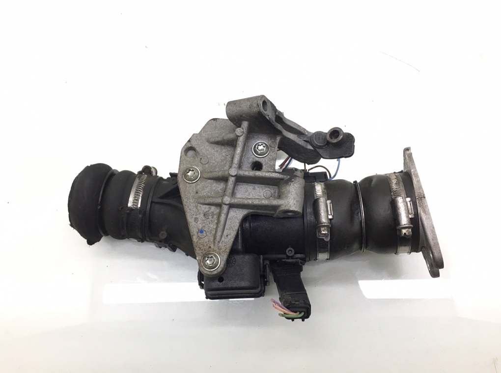 Заслонка дроссельная бу для Peugeot 207 1.6 HDi, 2008 г. Заслонка дроссельная бу для Peugeot 207 1.6 HDi, 2008 г.