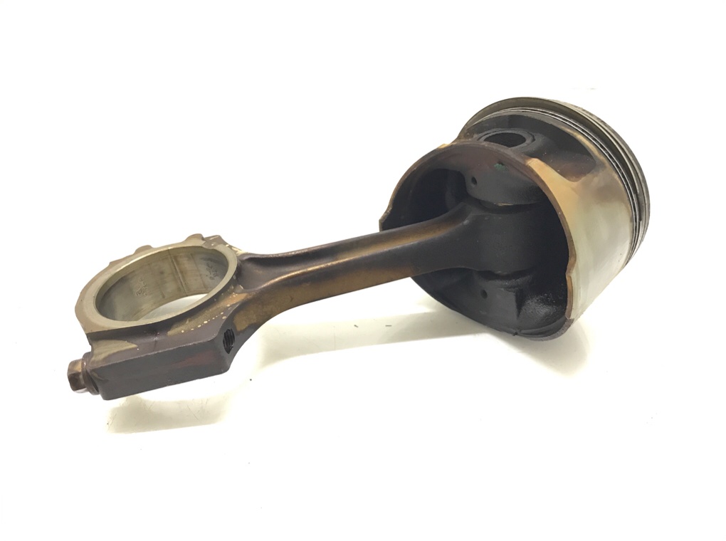 Поршень бу для Chrysler PT-Cruiser  2.0 i,  2003 г.