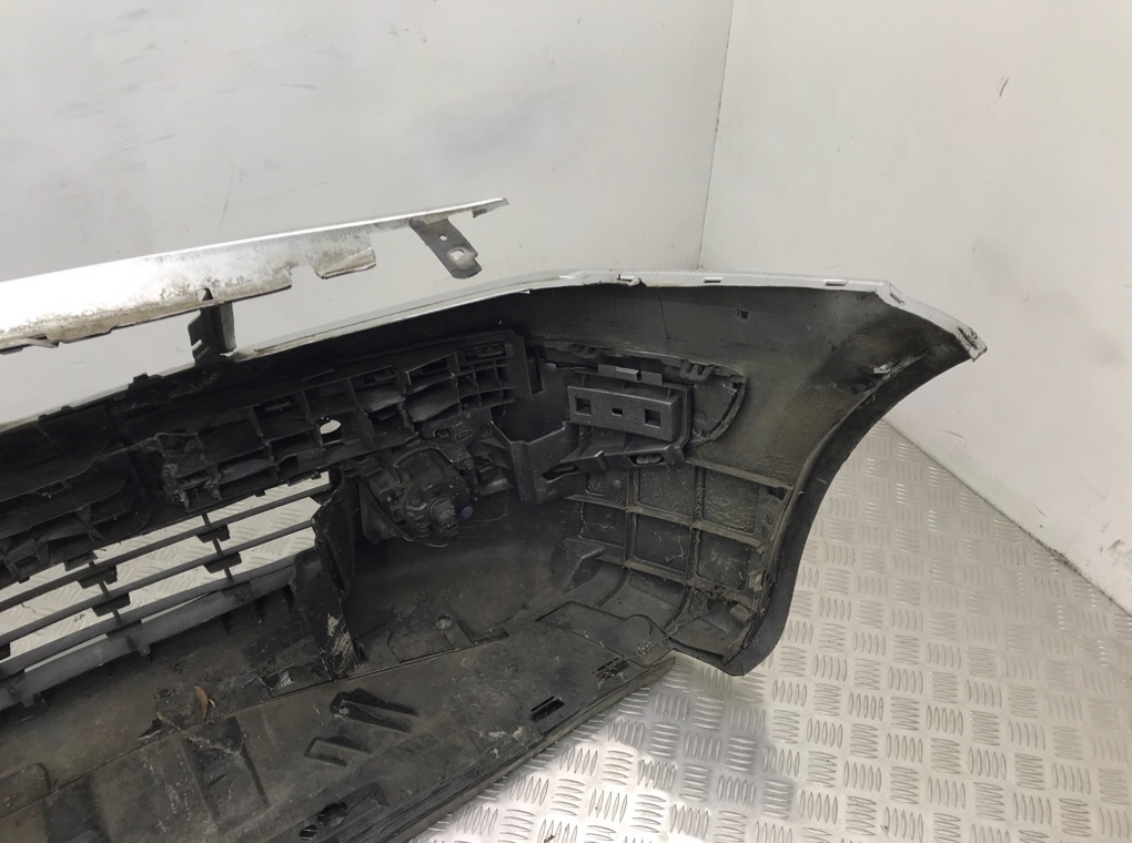 Бампер передний бу для Renault Megane 2 1.6 i,  2006 г.