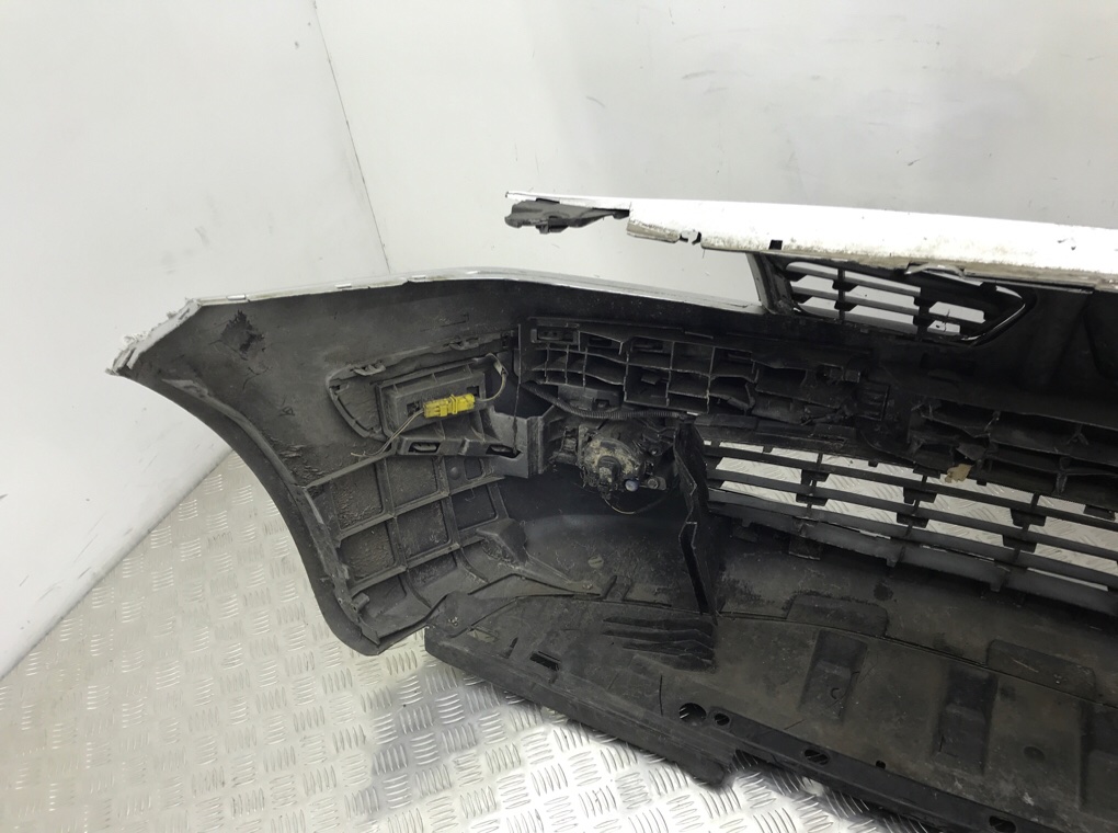 Бампер передний бу для Renault Megane 2 1.6 i,  2006 г.