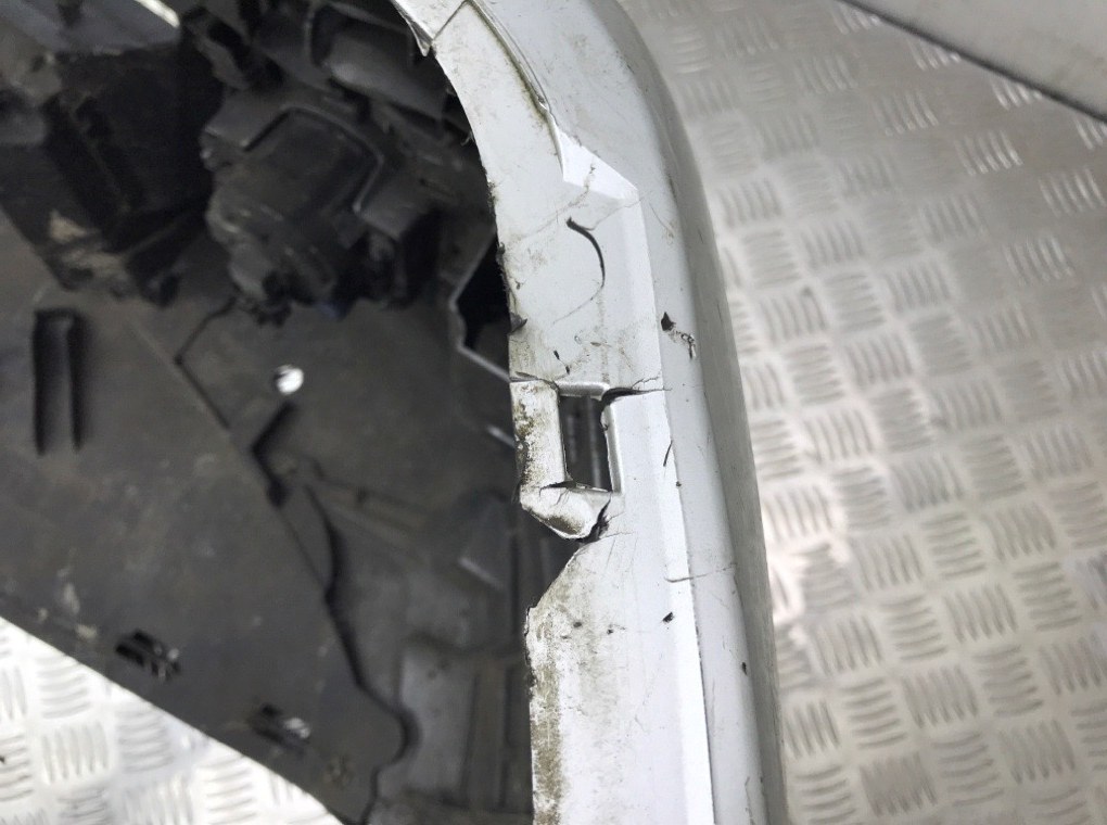 Бампер передний бу для Renault Megane 2 1.6 i,  2006 г.