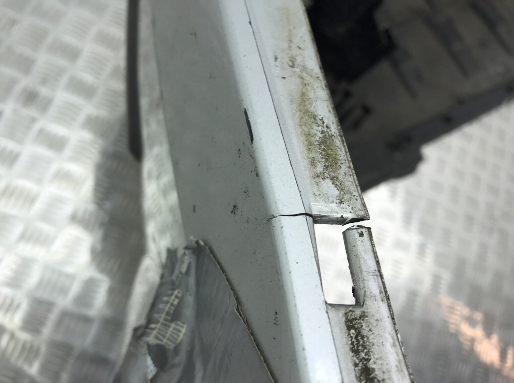 Бампер передний бу для Renault Megane 2 1.6 i,  2006 г.