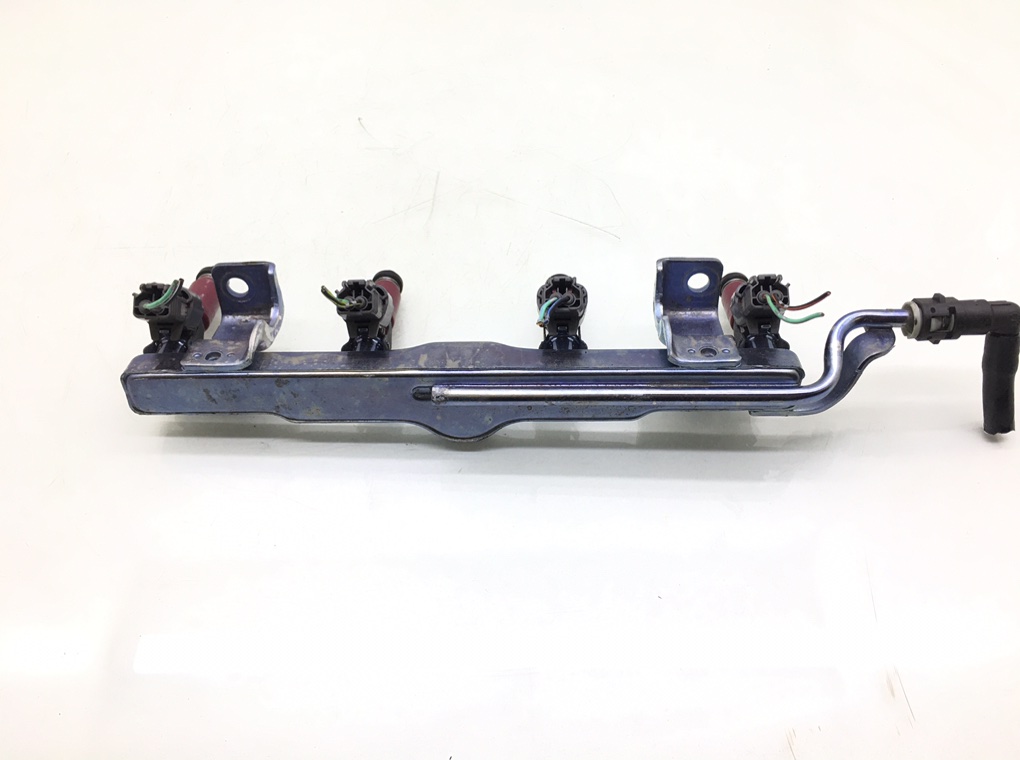 Топливная рампа бу для Mazda 3  BK 1.6 i,  2008 г.