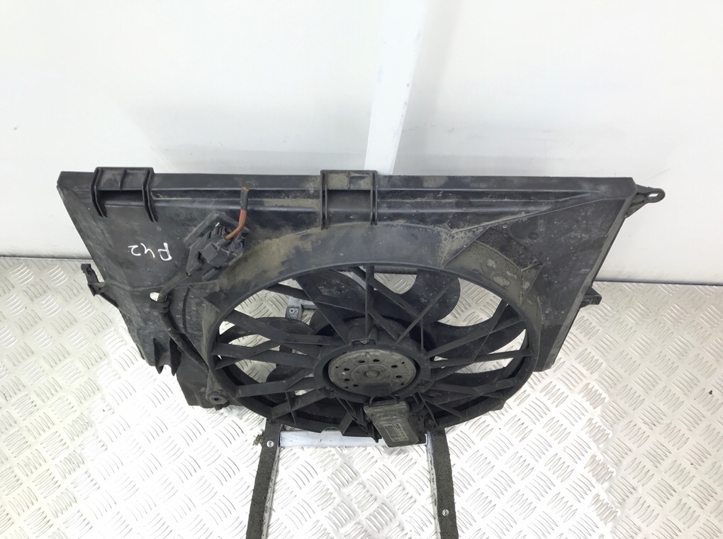 Вентилятор радиатора бу для BMW 3 E90/E91/E92/E93 2.0 TD, 2010 г. Вентилятор радиатора бу для BMW 3 E90/E91/E92/E93 2.0 TD, 2010 г.