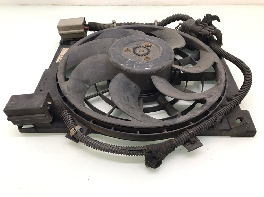Вентилятор радиатора бу для Opel Astra H 1.7 CDTi, 2004 г. Вентилятор радиатора бу для Opel Astra H 1.7 CDTi, 2004 г.