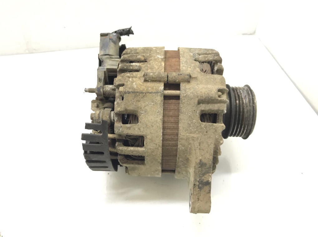 Генератор бу для Hyundai i40  1.7 CRDi,  2013 г.