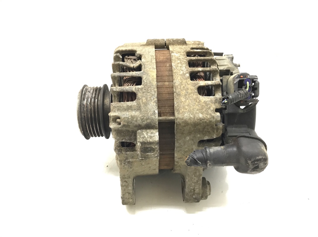 Генератор бу для Hyundai i40  1.7 CRDi,  2013 г.