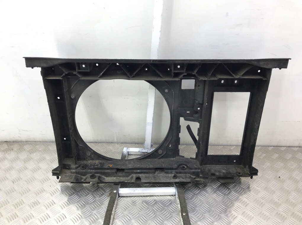 Панель передняя (телевизор) бу для Peugeot 3008 1 1.6 HDi,  2012 г.