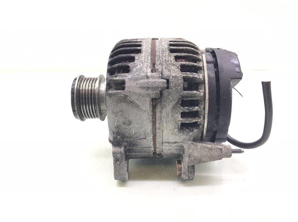 Генератор бу для Audi A4 B6 1.9 TDi, 2003 г. Генератор бу для Audi A4 B6 1.9 TDi, 2003 г.
