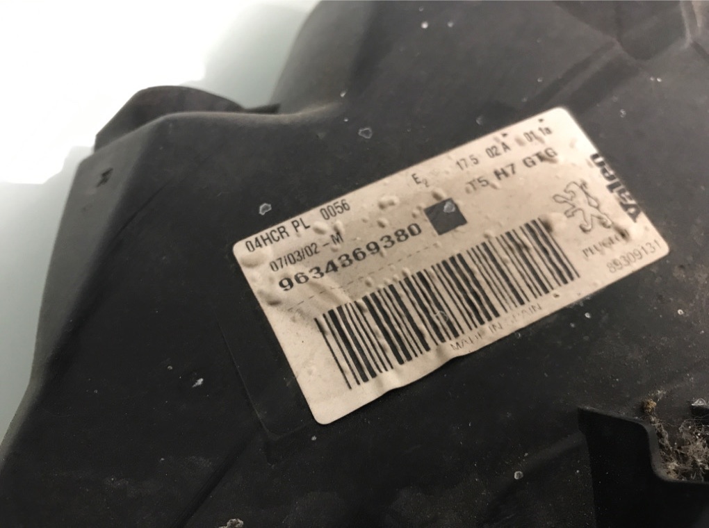 Фара левая бу для Peugeot 307  2.0 HDi,  2002 г.