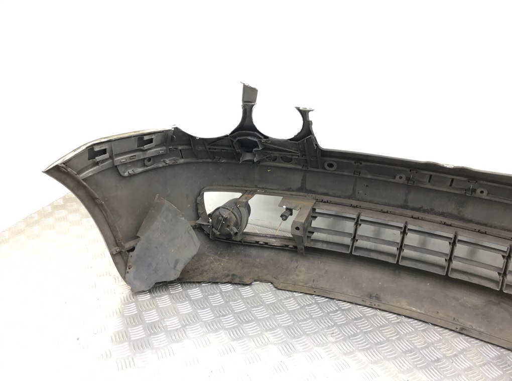 Бампер передний бу для Volkswagen Polo 4 1.4 i,  2003 г.