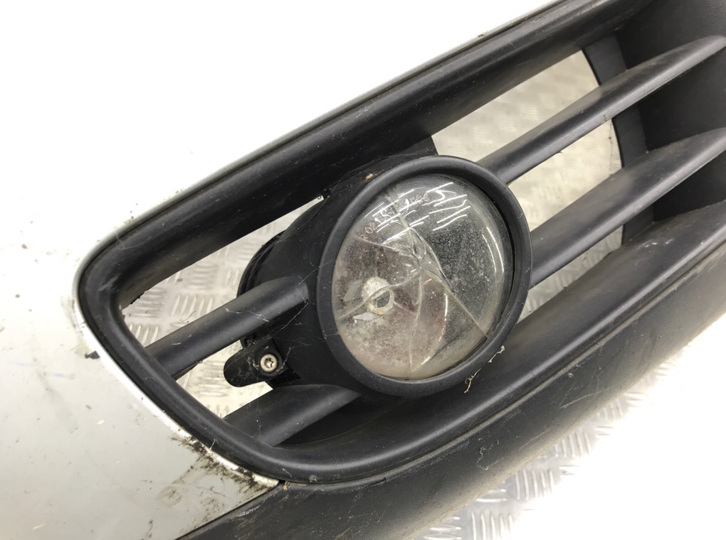 Бампер передний бу для Volkswagen Polo 4 1.4 i,  2003 г.