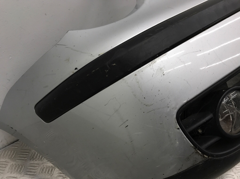 Бампер передний бу для Volkswagen Polo 4 1.4 i,  2003 г.