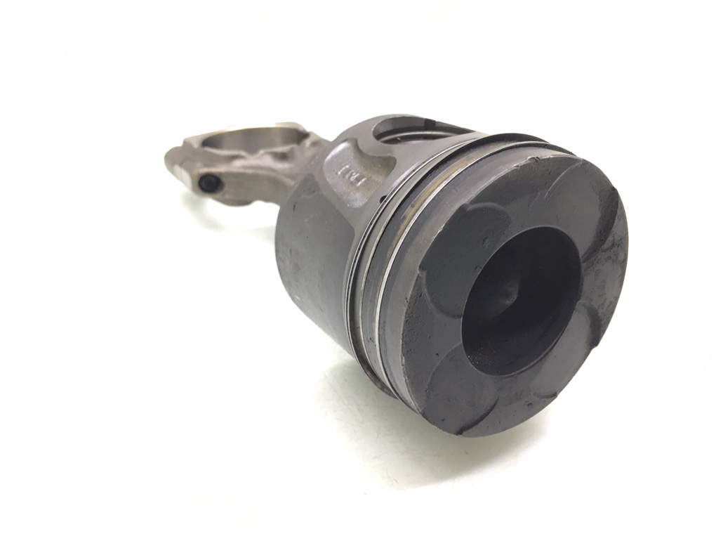 Поршень бу для Opel Insignia 2.0 CDTi, 2010 г. Поршень бу для Opel Insignia 2.0 CDTi, 2010 г.