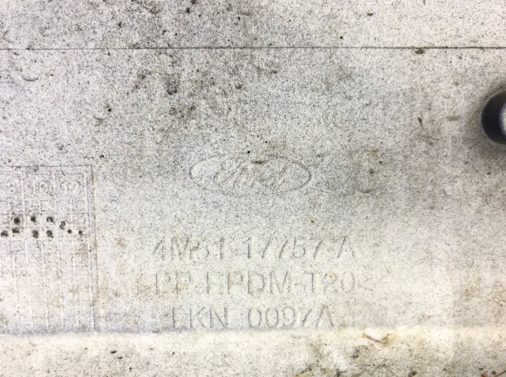 Бампер передний бу для Ford Focus 2 1.6 i, 2006 г. Бампер передний бу для Ford Focus 2 1.6 i, 2006 г.