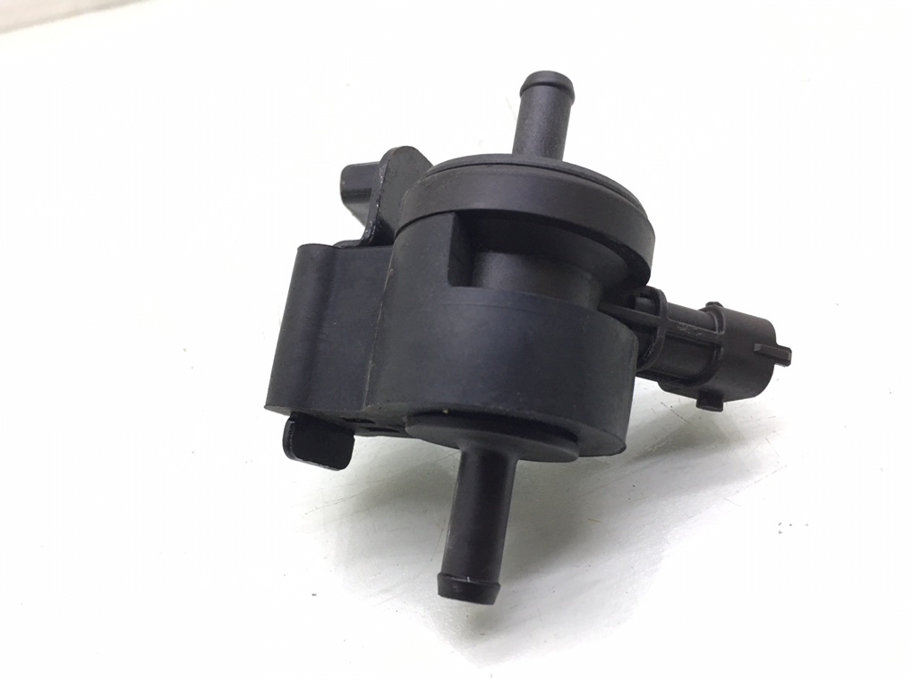 Клапан вентиляции топливного бака бу для Kia Rio 2 1.4 i,  2011 г.