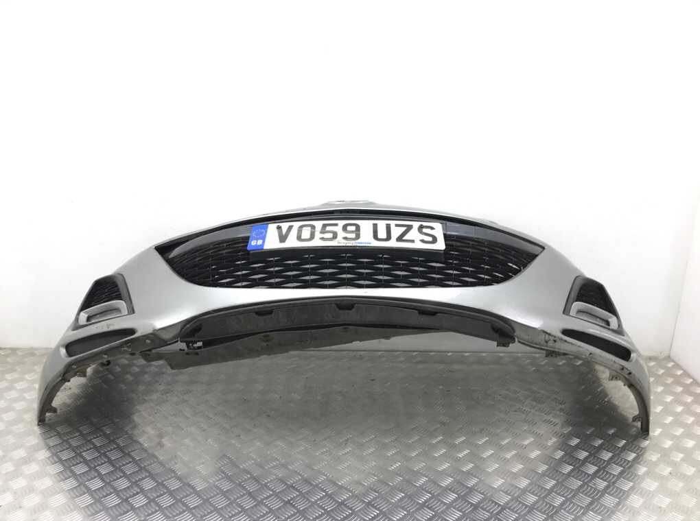 Бампер передний бу для Mazda 3 BL 2.2 CDTi, 2009 г. Бампер передний бу для Mazda 3 BL 2.2 CDTi, 2009 г.