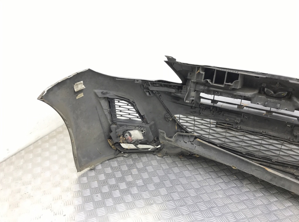 Бампер передний бу для Mazda 3 BL 2.2 CDTi, 2009 г. Бампер передний бу для Mazda 3 BL 2.2 CDTi, 2009 г.