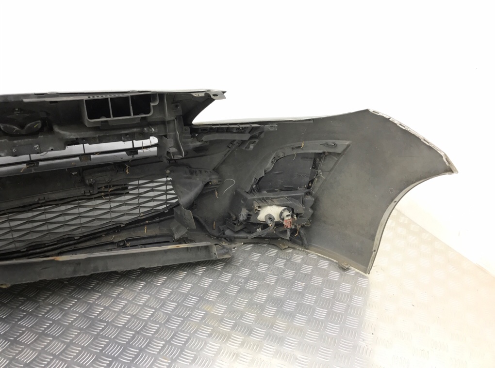 Бампер передний бу для Mazda 3 BL 2.2 CDTi, 2009 г. Бампер передний бу для Mazda 3 BL 2.2 CDTi, 2009 г.