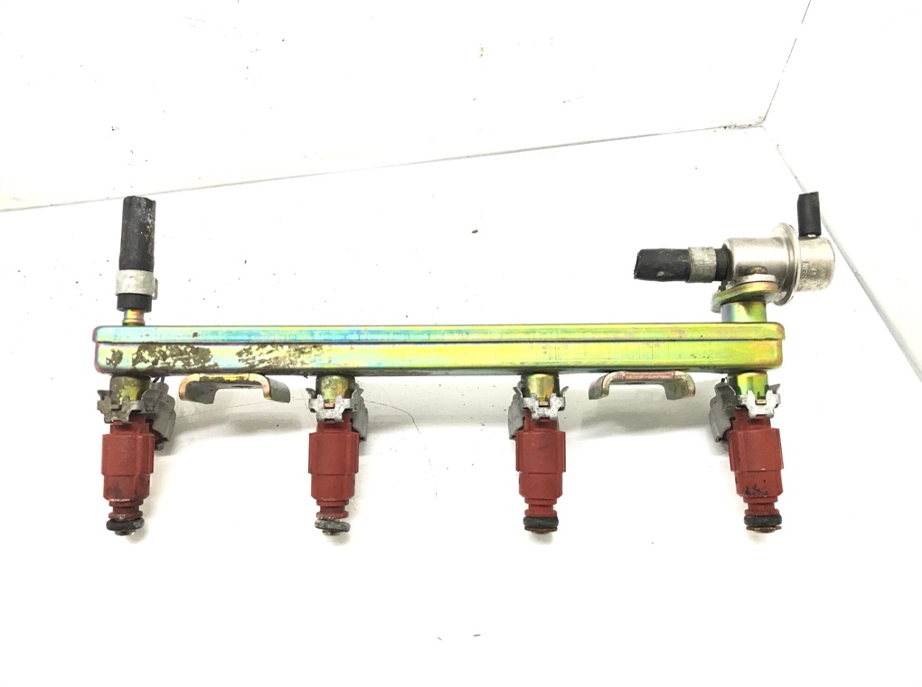 Топливная рампа бу для Nissan Almera N16 1.5 i,  2002 г.