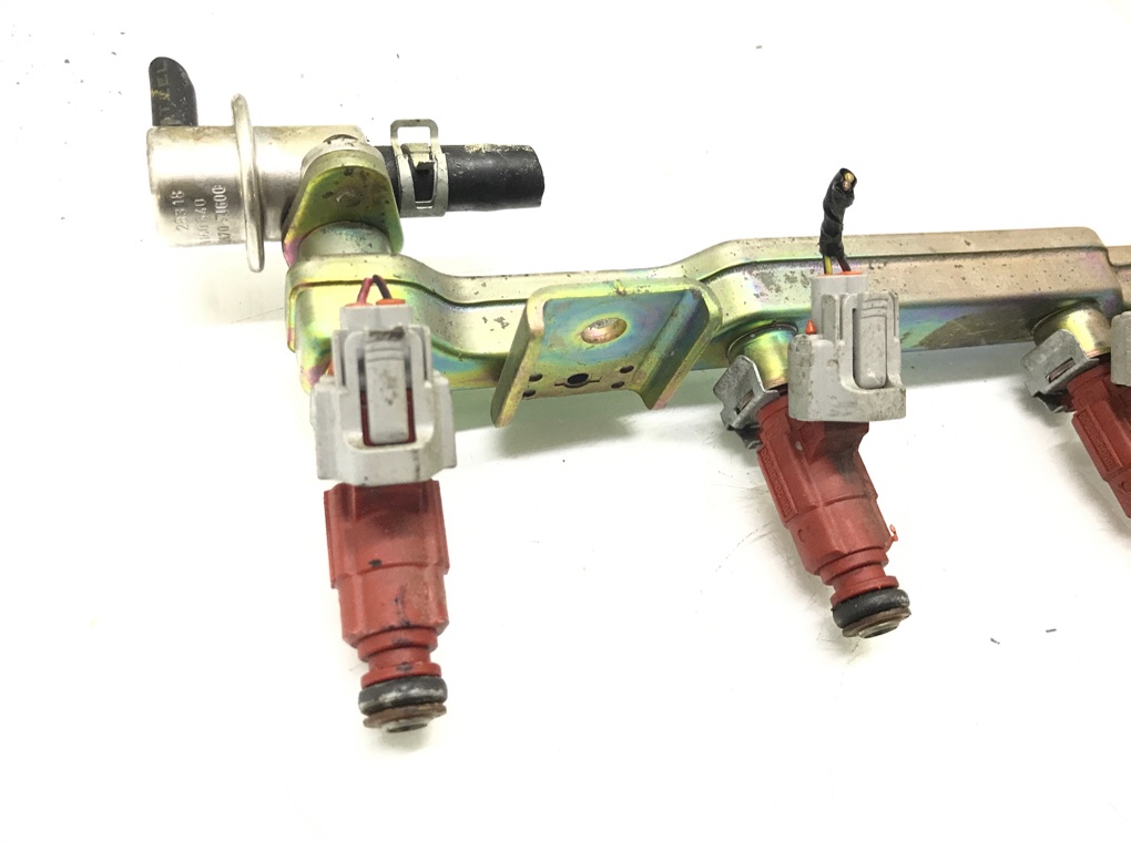 Топливная рампа бу для Nissan Almera N16 1.5 i,  2002 г.