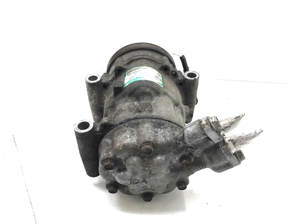 Компрессор кондиционера бу для Renault Clio 2 1.2 i,  2004 г.