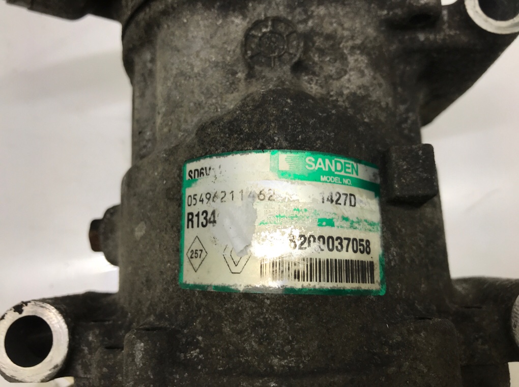 Компрессор кондиционера бу для Renault Clio 2 1.2 i,  2004 г.
